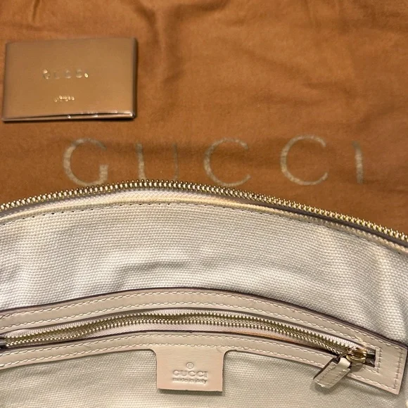 Classic Gucci Padlock - Cream and Brown Satchel with Gold Accents - Picture 4 of 13